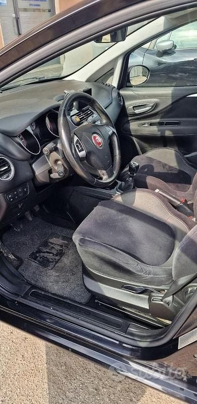 Usata Fiat Grande Punto Lounge 77 CV (56 kW) 2014 Nero Utilitaria