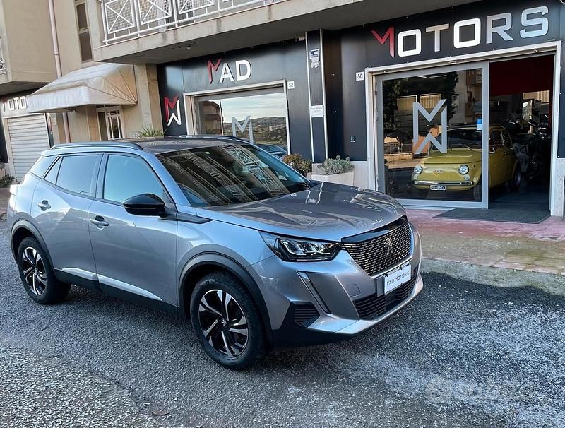 Usata Peugeot 2008 Allure 130 CV (95 kW) 2022 Grigio SUV