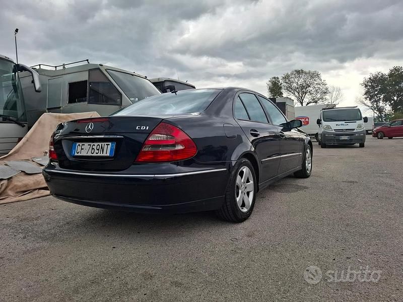 Usata Mercedes 220 109 CV (80 kW) 2004 Coupé