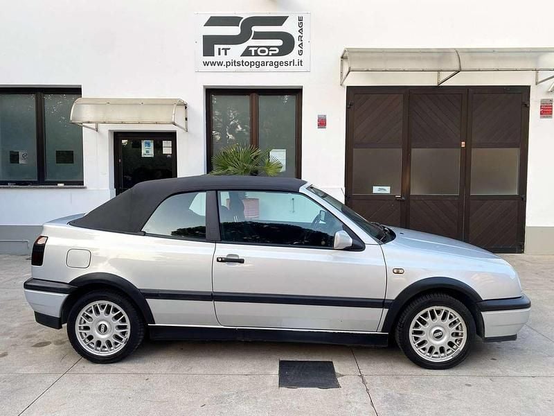 Usata VW Golf Cabriolet 101 CV (74 kW) 1998 Argento Cabrio
