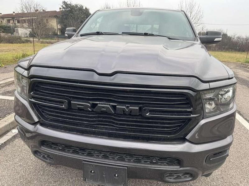 Usata Dodge Ram 264 CV (194 kW) 2022 Grigio Pick-up