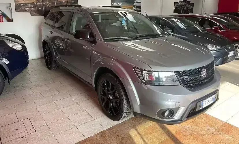Usata Fiat Freemont Lounge 170 CV (125 kW) 2015 Grigio SUV