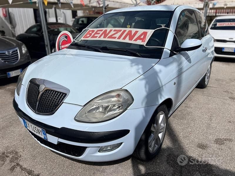 Usata Lancia Ypsilon 60 CV (44 kW) 2005 Blu Utilitaria