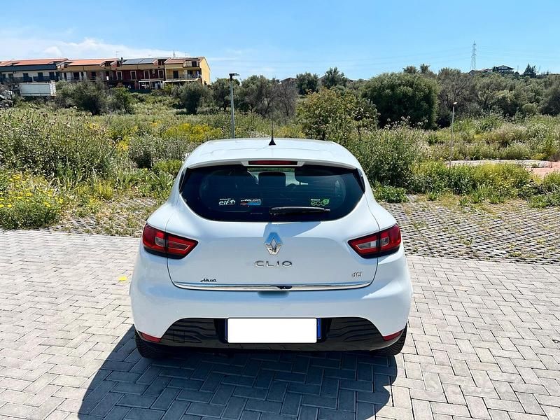Usata Renault Clio IV PE 90 CV (66 kW) 2014 Bianco Berlina