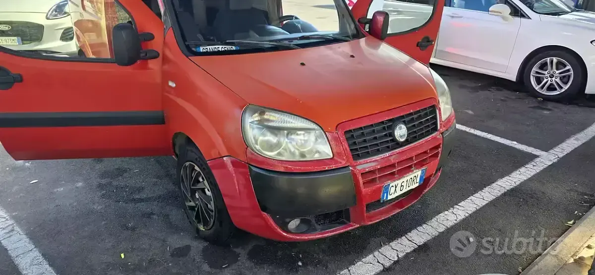 Usata Fiat Doblò 75 CV (55 kW) 2005 Rosso Monovolume