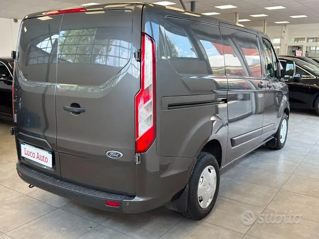 Usata Ford Transit Custom 131 CV (96 kW) 2022 Grigio Furgone