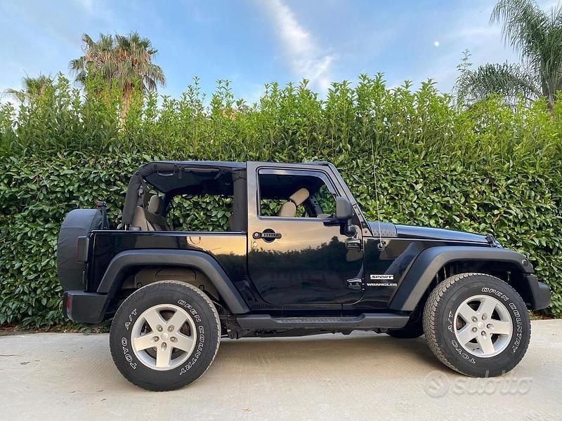 Usata Jeep Wrangler 2010 Nero SUV