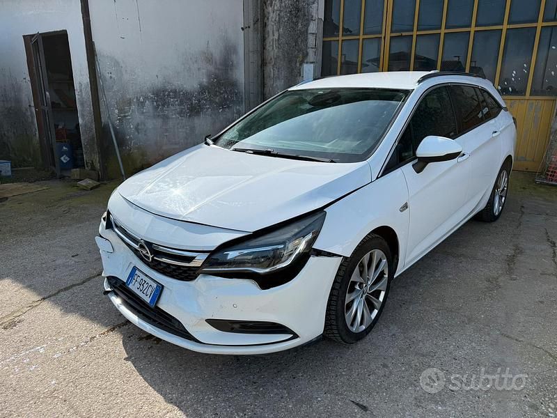 Usata Opel Astra 110 CV (80 kW) 2015 Station wagon