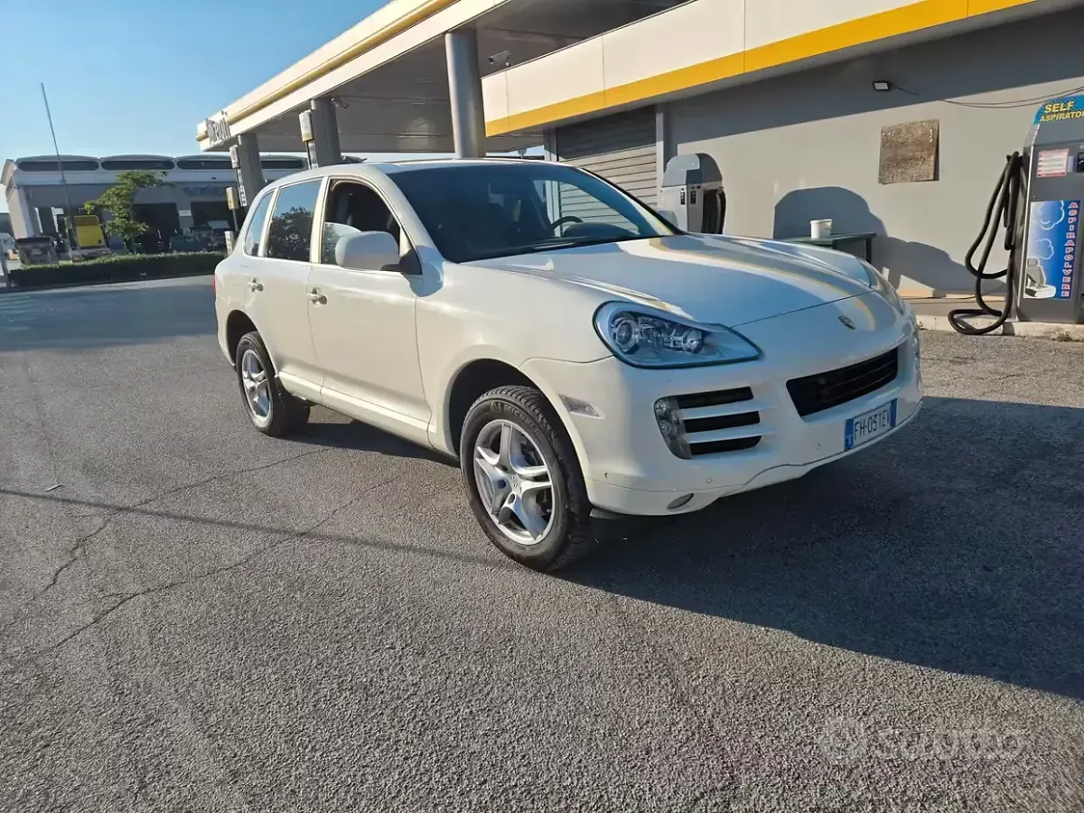Usata Porsche Cayenne 239 CV (175 kW) 2010 Bianco SUV
