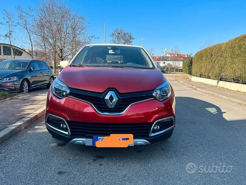 Usata Renault Captur 90 CV (66 kW) 2016 Rosso SUV