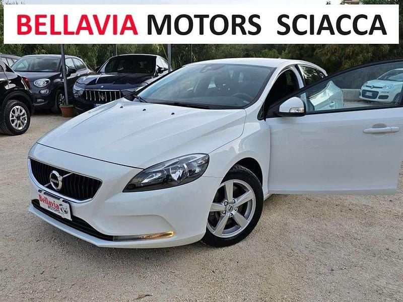 Usata Volvo V40 Business Edition 120 CV (88 kW) 2018 Bianco Station wagon