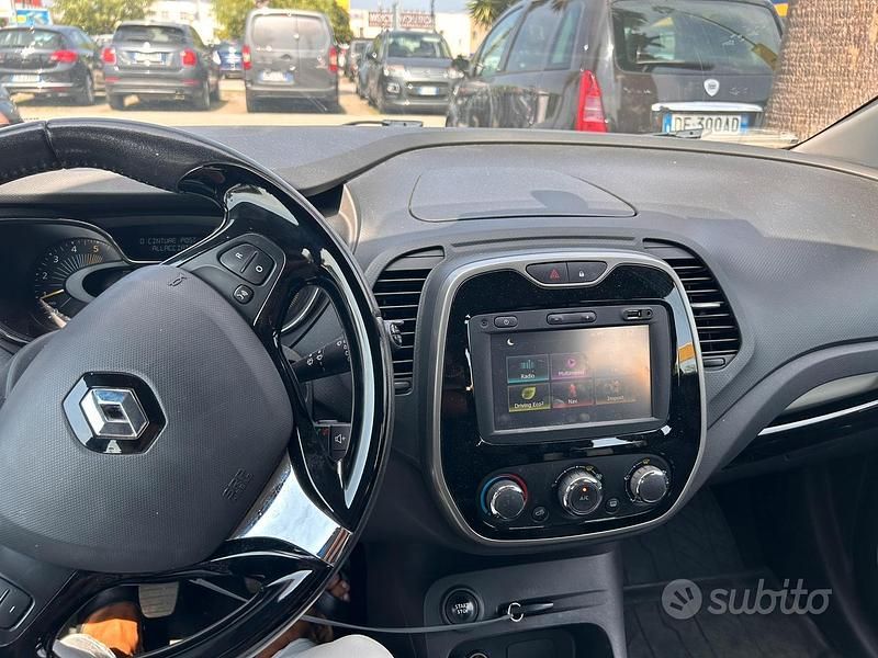 Usata Renault Captur 110 CV (80 kW) 2016 Blu/azzurro SUV