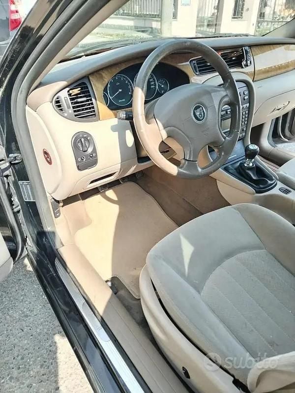 Usata Jaguar X-type Executive 196 CV (144 kW) 2002 Nero Berlina