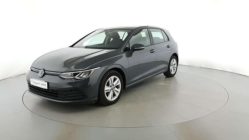 Usata VW Golf VIII Life 116 CV (85 kW) 2023 Dolphin grey Berlina