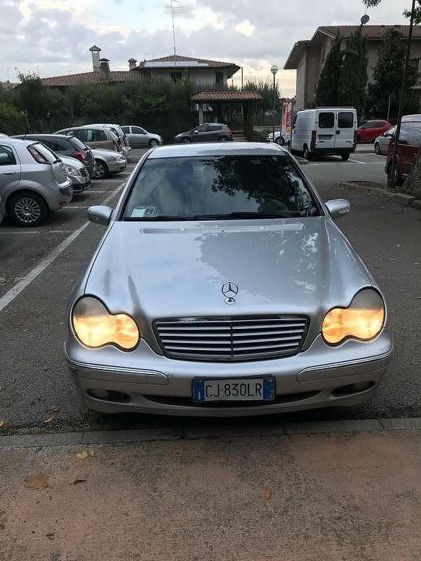 Usata Mercedes C220 Elegance 143 CV (105 kW) 2004 Berlina