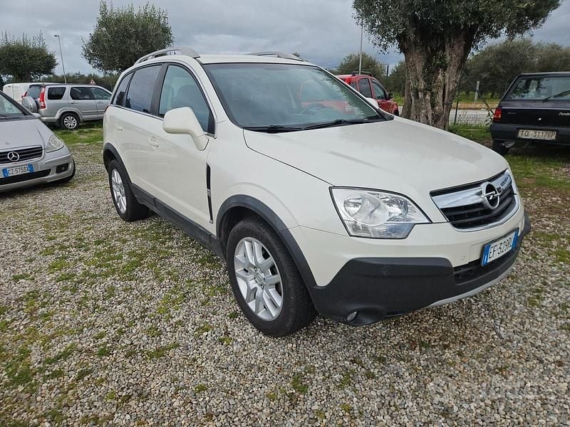 Usata Opel Antara Edition+ 150 CV (110 kW) 2010 Bianco SUV
