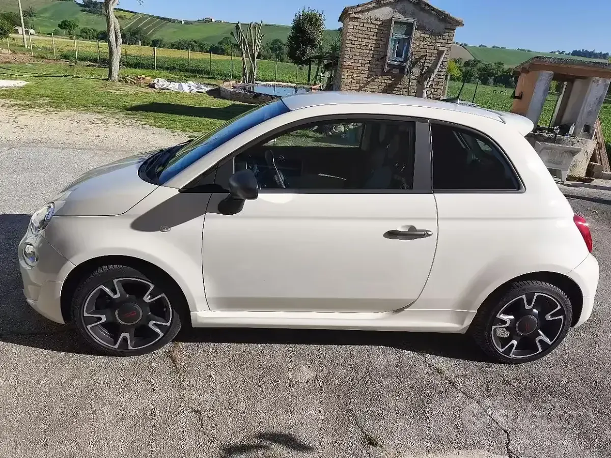 Käytetty Fiat 500S S 69 HP (50 kW) 2016 Valkoinen Sedan