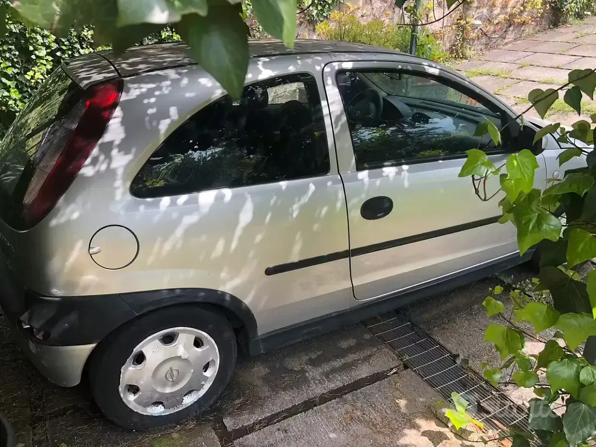 Usata Opel Corsa 58 CV (42 kW) 2001 Grigio Utilitaria