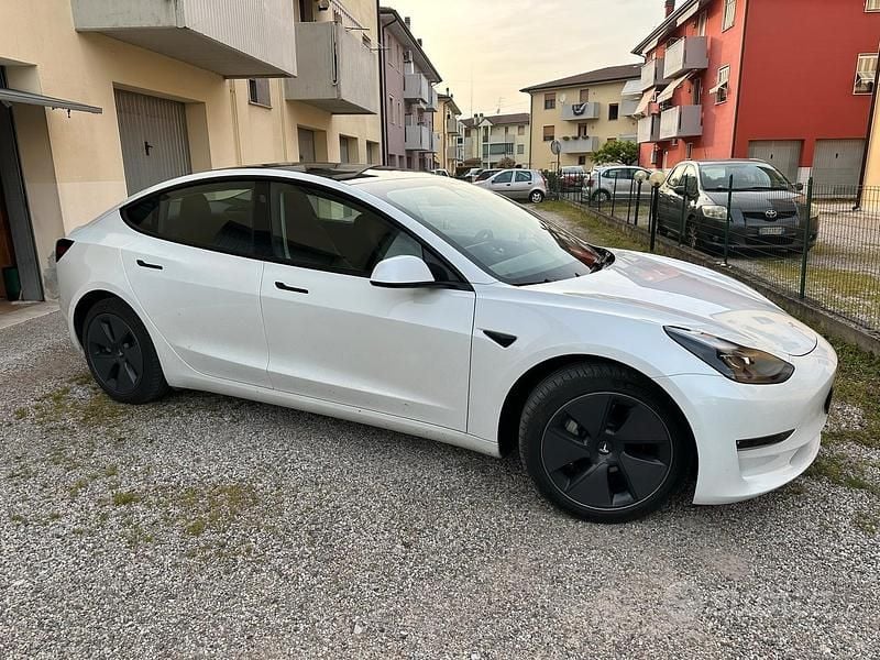 Usata Tesla Model 3 366 kW (498 CV) 2021 Bianco Berlina