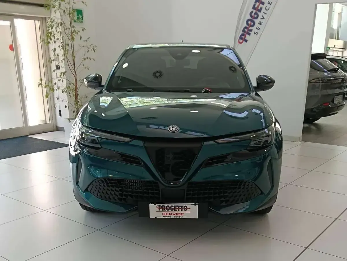 Nuova Alfa Romeo GT Junior Edizione Speciale 136 CV (100 kW) 2025 Verde acqua SUV