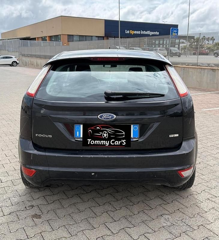 Usata Ford Focus 110 CV (80 kW) 2011 Nero Berlina
