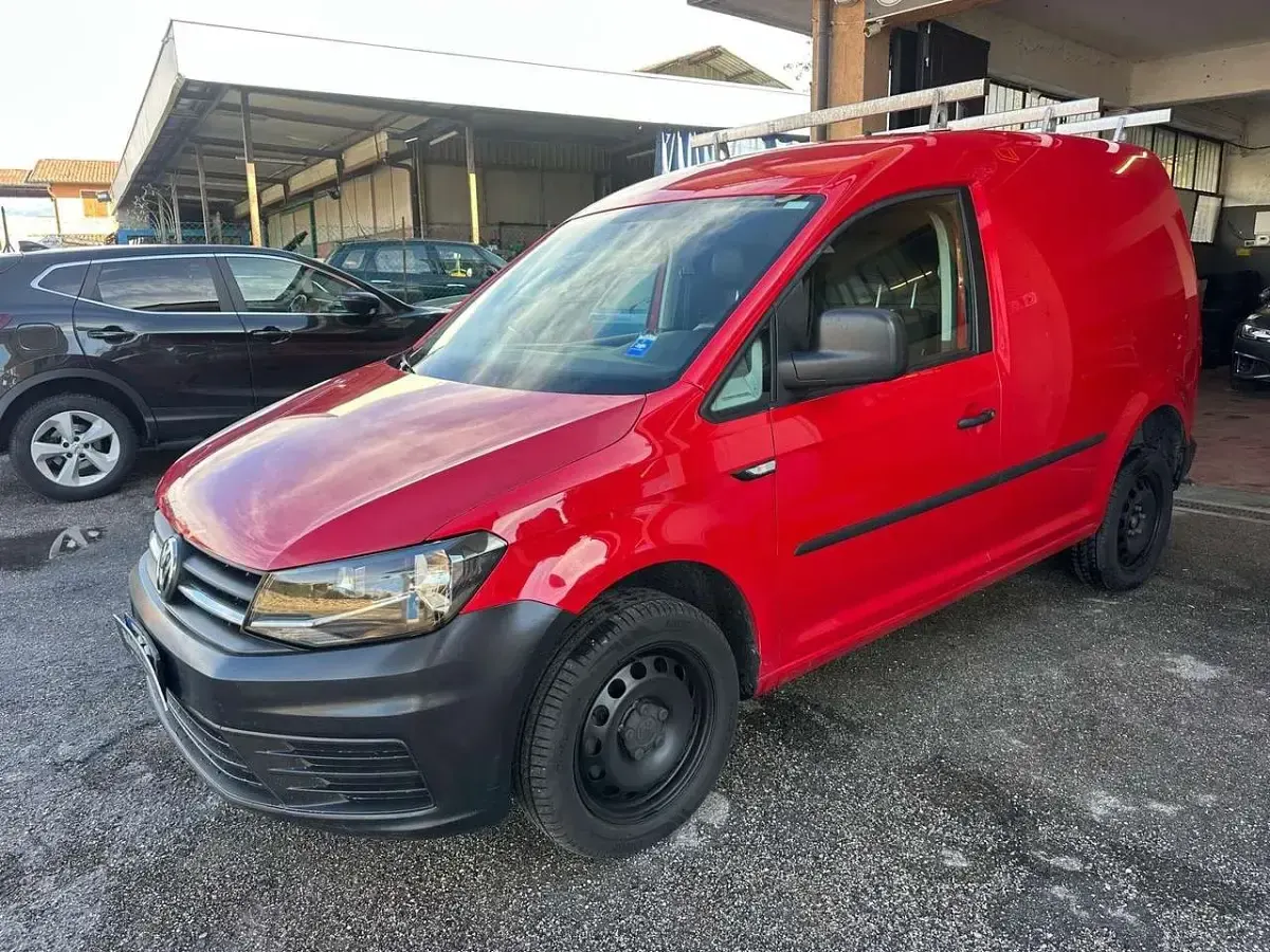 Begagnad VW Caddy 122 HK (89 kW) 2016 Röd Minibuss
