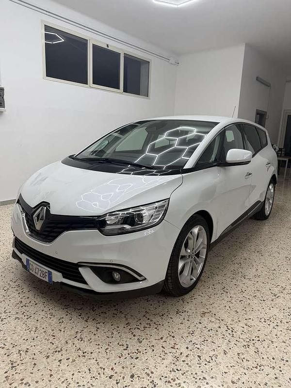 Usata Renault Grand Scénic IV Business 150 CV (110 kW) 2020 Bianco Monovolume