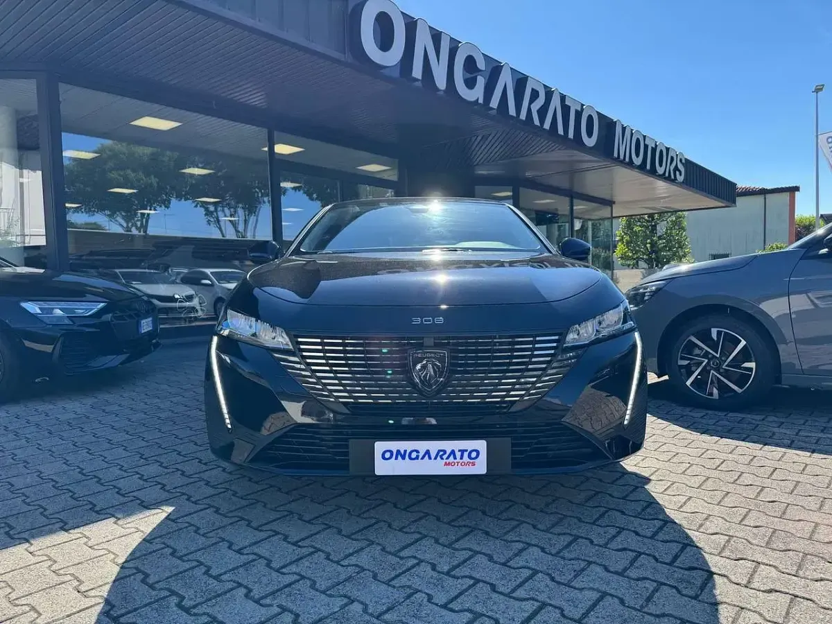 Usata Peugeot 308 Allure 145 CV (106 kW) 2025 Nero Berlina