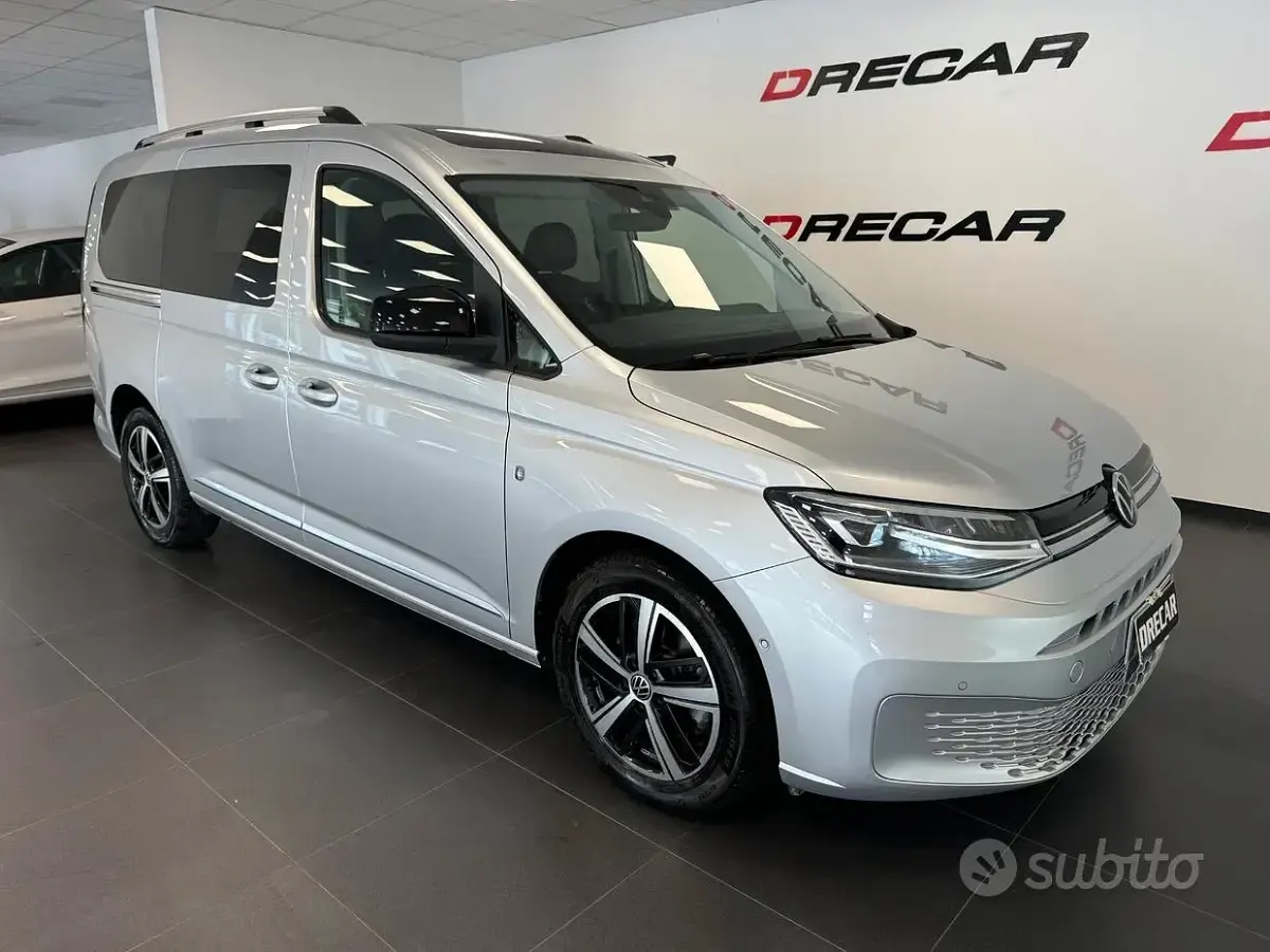Usado VW Caddy Maxi Style 122 CV (89 kW) 2021 Gris Monovolumen