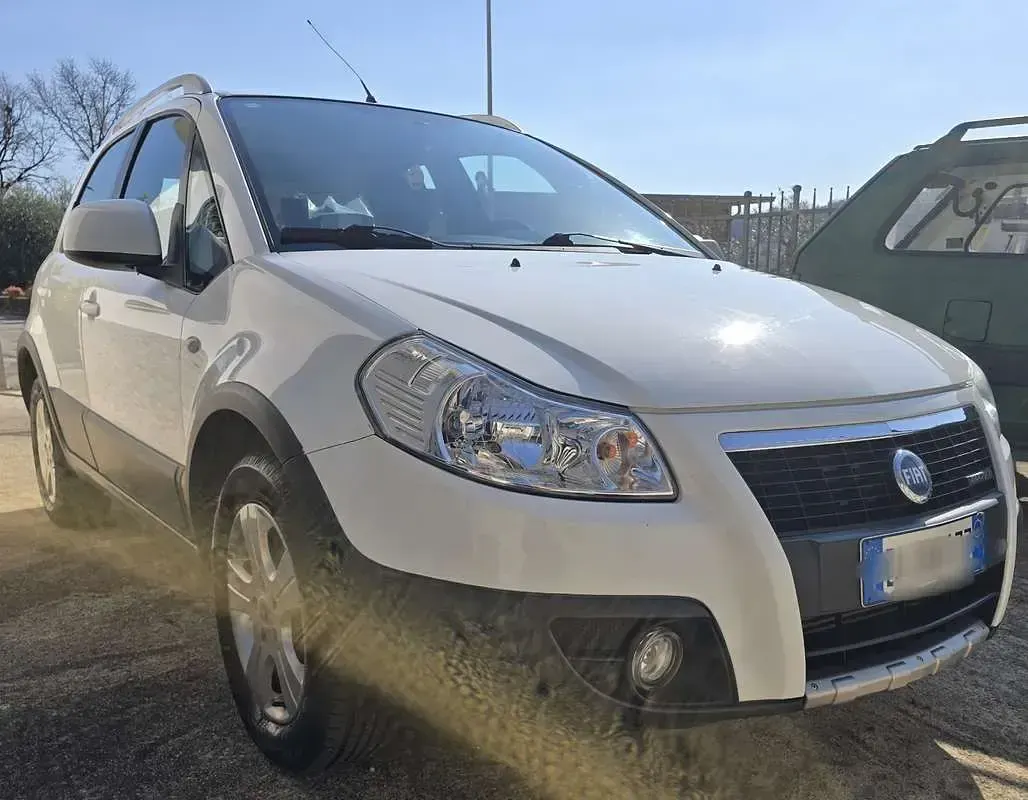 Usata Fiat Sedici Dynamic 120 CV (88 kW) 2007 Bianco SUV