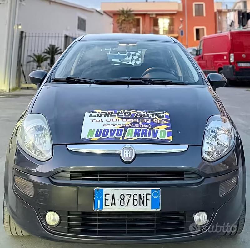 Usata Fiat Grande Punto 77 CV (56 kW) 2010 Grigio Utilitaria