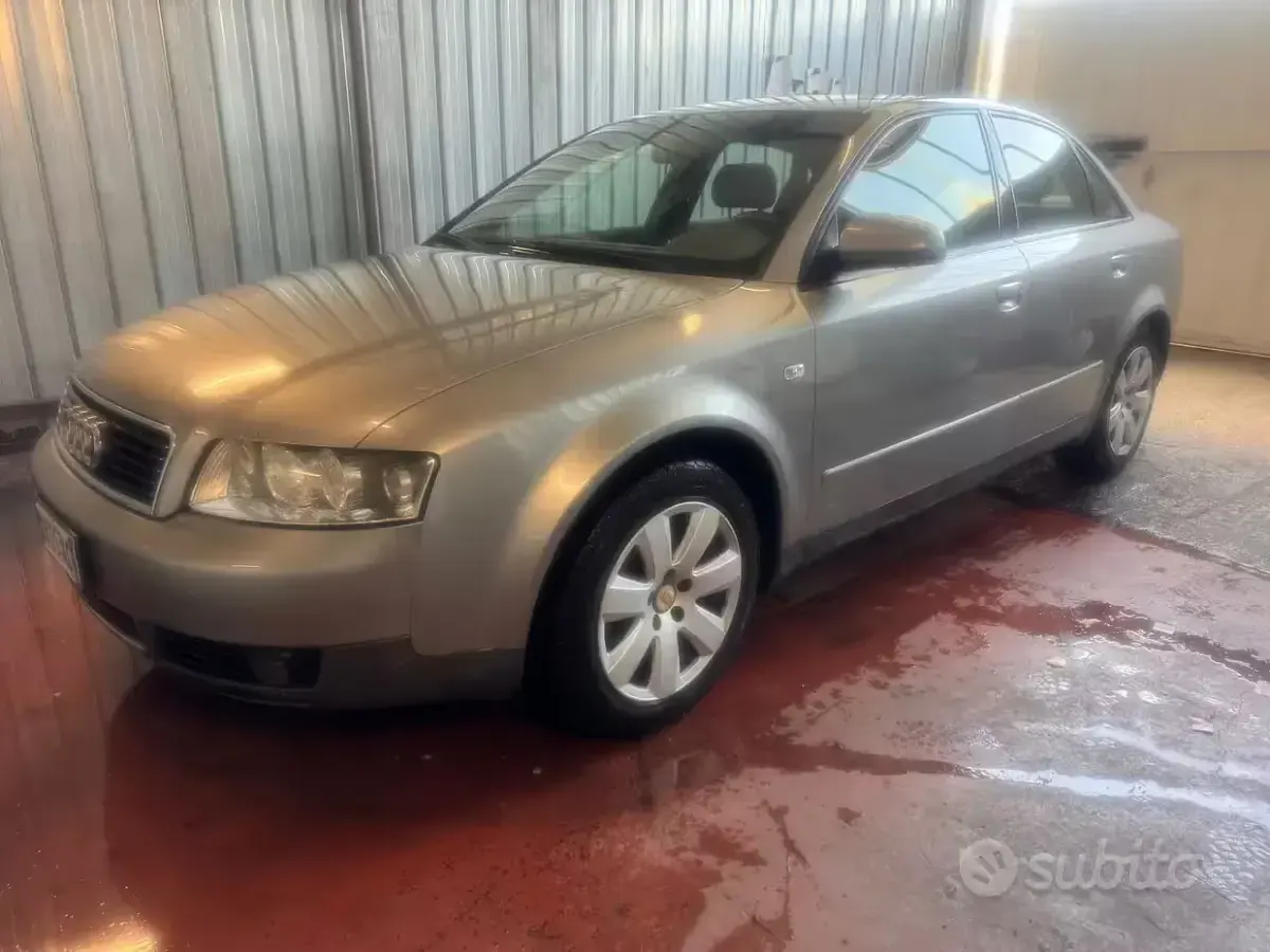 Usata Audi A4 131 CV (96 kW) 2003 Grigio Berlina