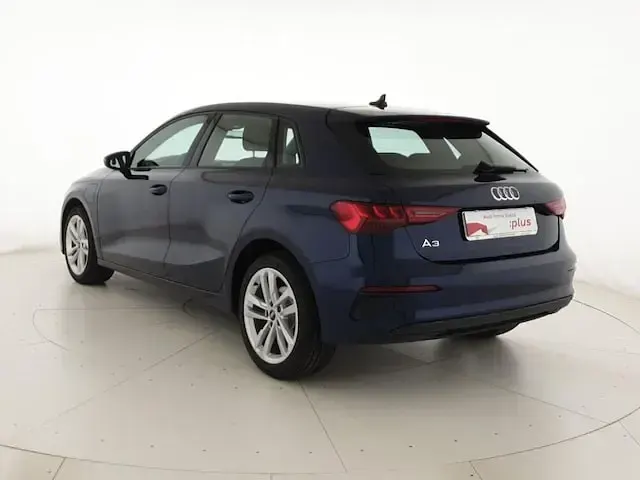 Usata Audi A3 Business 204 CV (150 kW) 2022 Blu navarra metallizzato Berlina