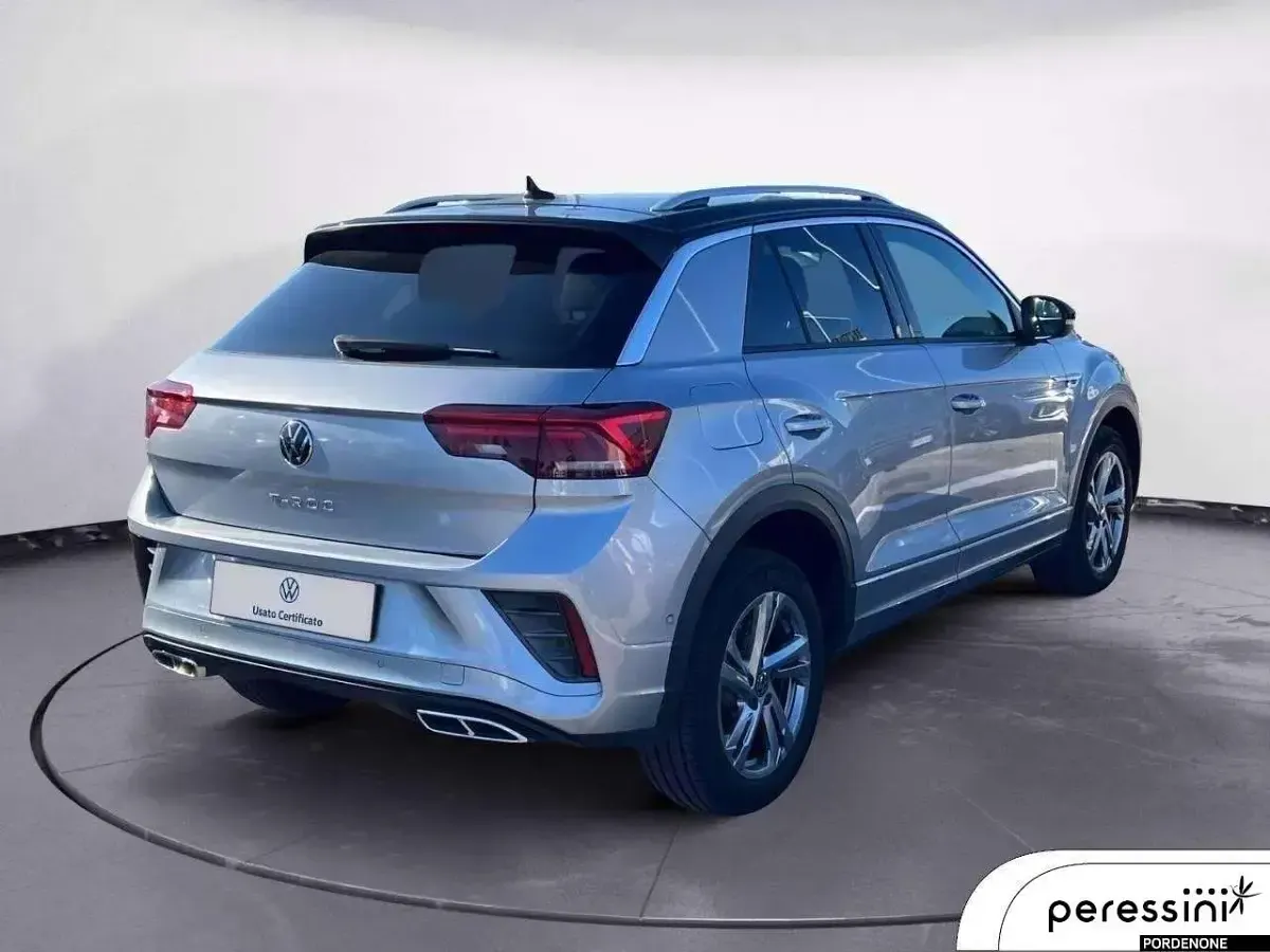 Usata VW T-Roc R-line 150 CV (110 kW) 2024 Pyrit silver / tetto nero SUV