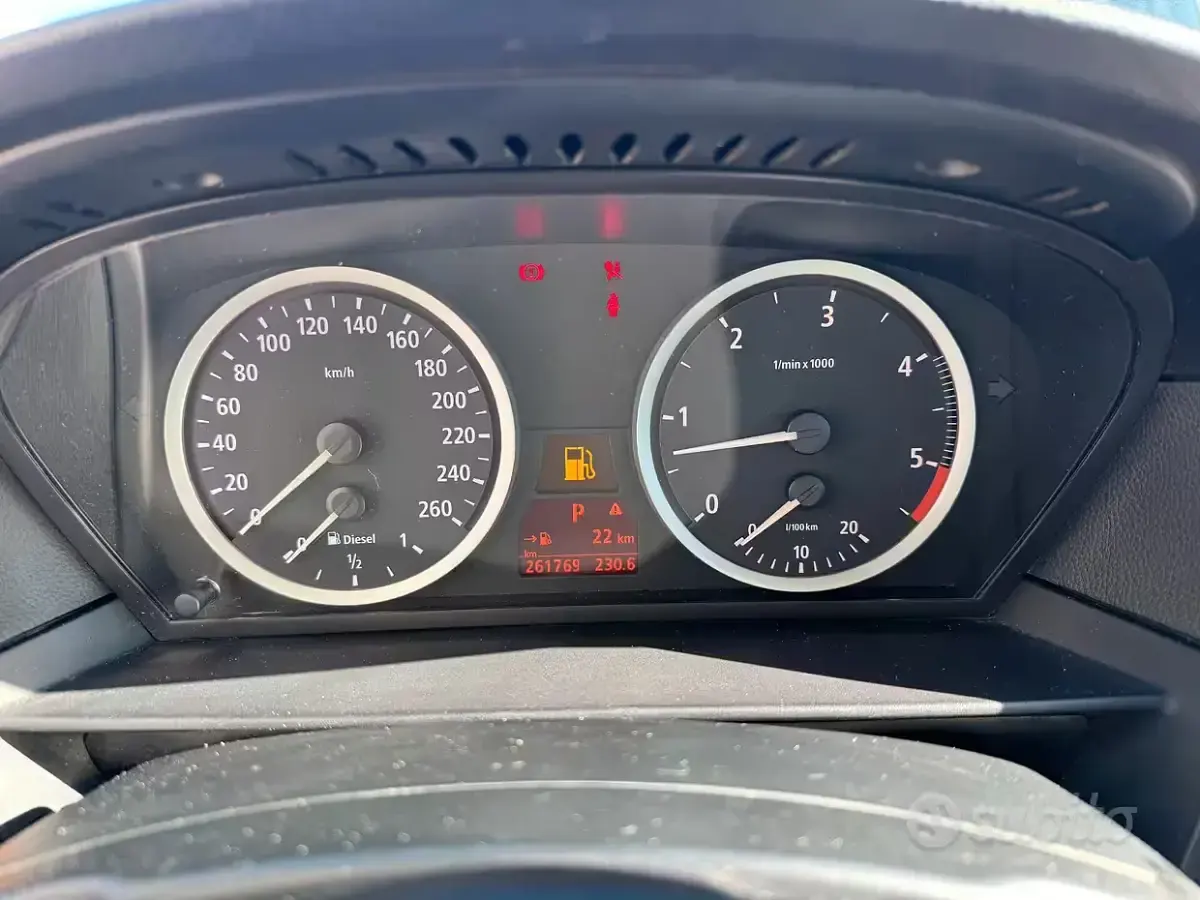 Usata BMW 530 M Sport 211 CV (155 kW) 2005 Grigio Berlina