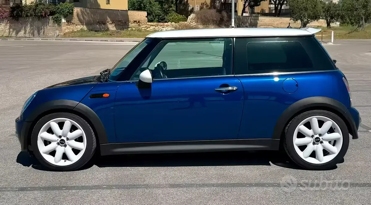 Usata Mini Cooper 116 CV (85 kW) 2002 Blu Utilitaria