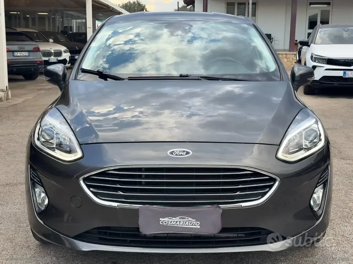 Usata Ford Fiesta Titanium 86 CV (63 kW) 2018 Grigio Utilitaria