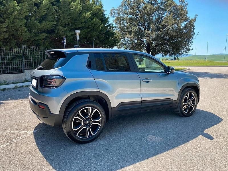 Usata Jeep Avenger Summit 101 CV (74 kW) 2024 Grigio SUV