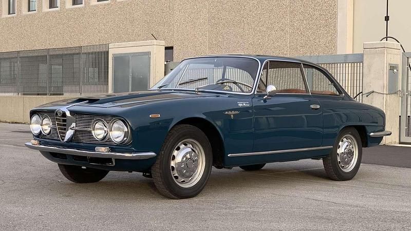 Usata Alfa Romeo 2600 Sprint 147 CV (108 kW) 1963 Blu/azzurro Coupé