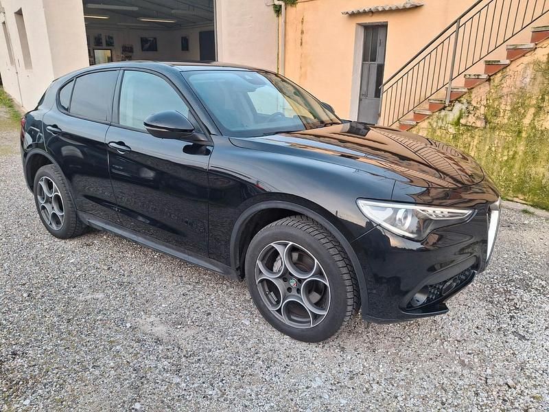 Usata Alfa Romeo Stelvio 190 CV (139 kW) 2019 Nero SUV