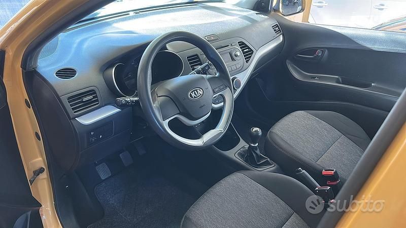 Usata Kia Picanto City 66 CV (48 kW) 2017 Giallo Utilitaria