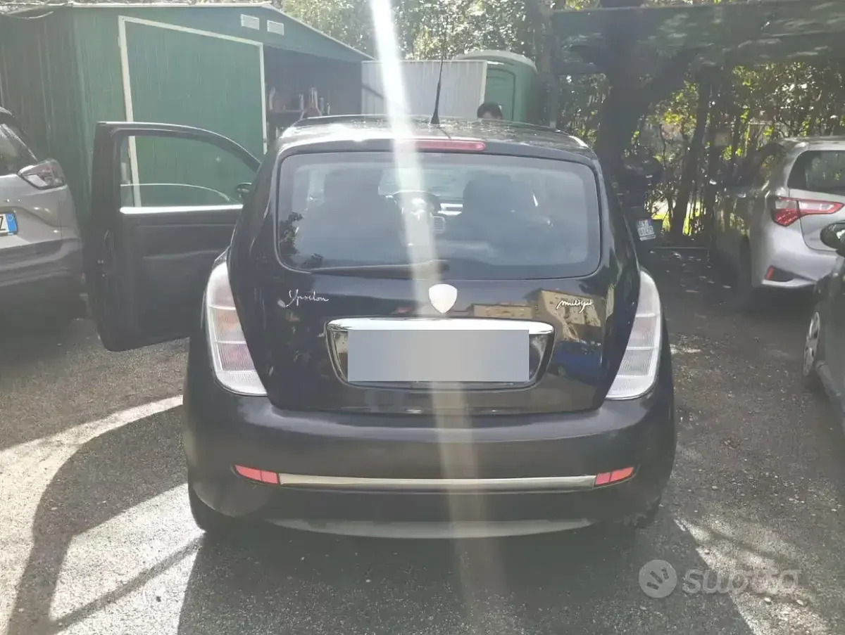Usata Lancia Ypsilon 90 CV (66 kW) 2007 Nero Utilitaria