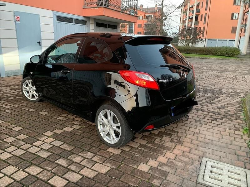 Usata Mazda 2 86 CV (63 kW) 2010 Nero Utilitaria