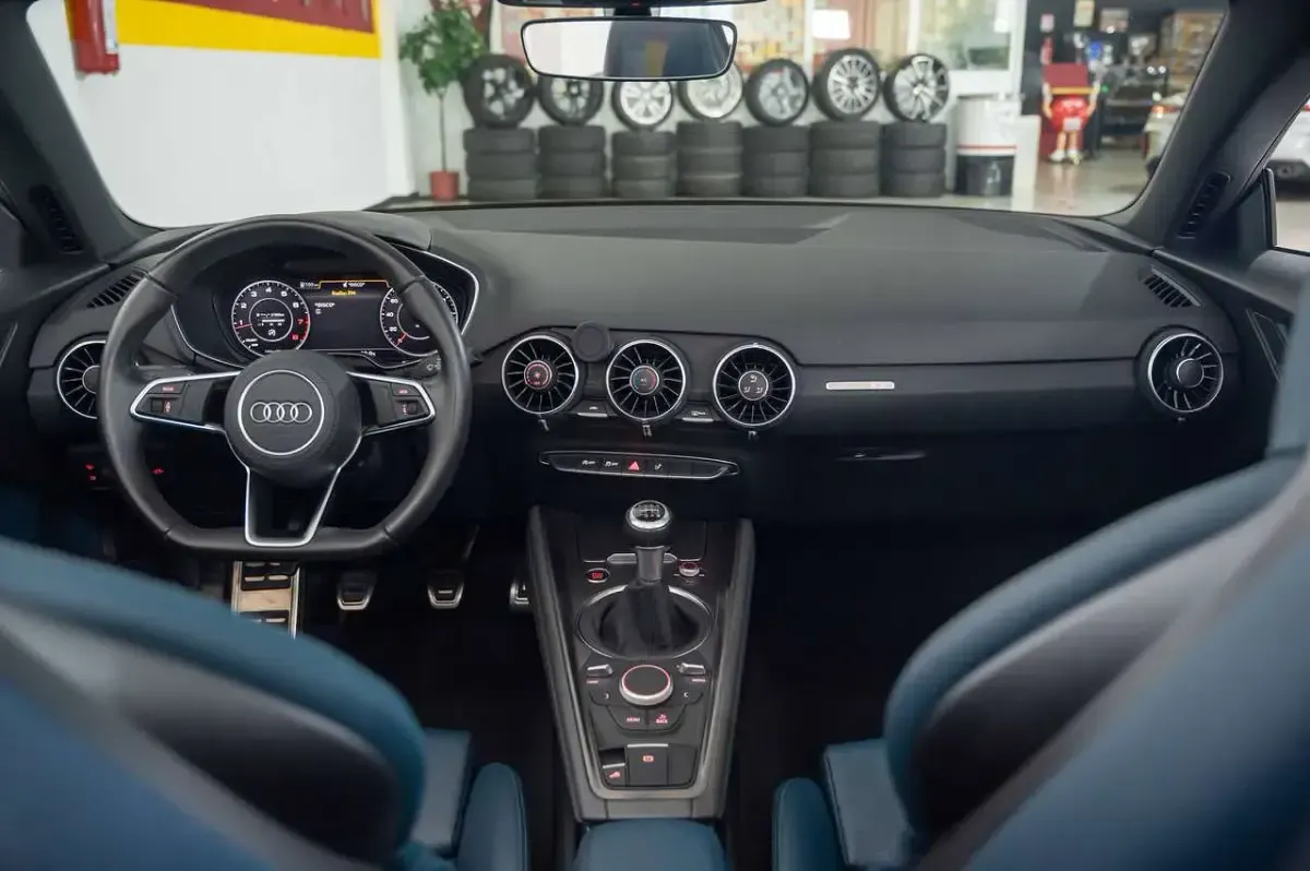 Usata Audi TT Roadster S-Line 179 CV (131 kW) 2016 Nanograu metallizzato cod. x7m Cabrio