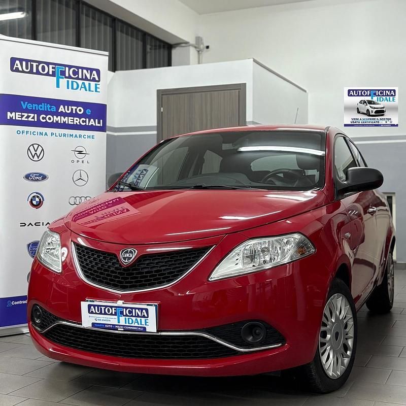Usata Lancia Ypsilon S 95 CV (69 kW) 2016 Rosso Utilitaria