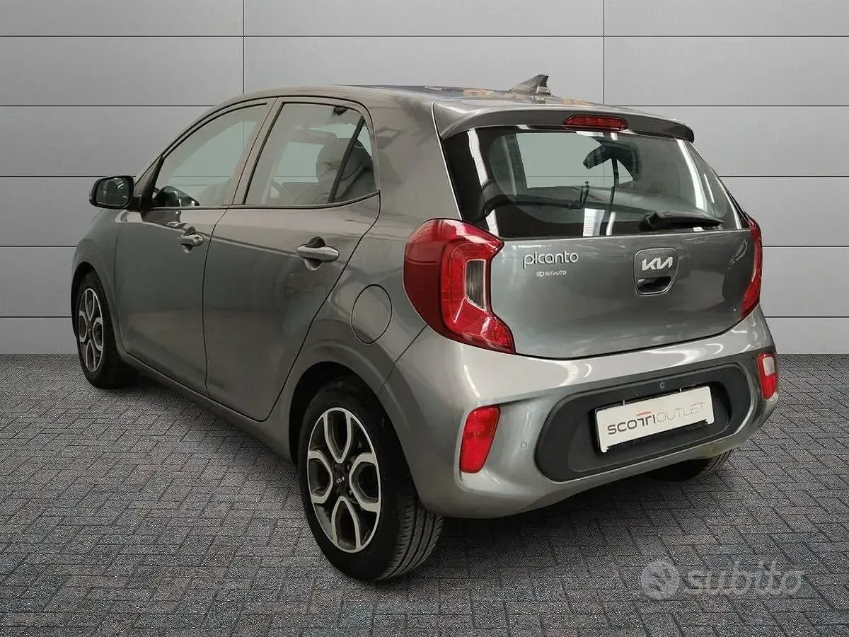 Usata Kia Picanto Style 65 CV (47 kW) 2023 Grigio Utilitaria