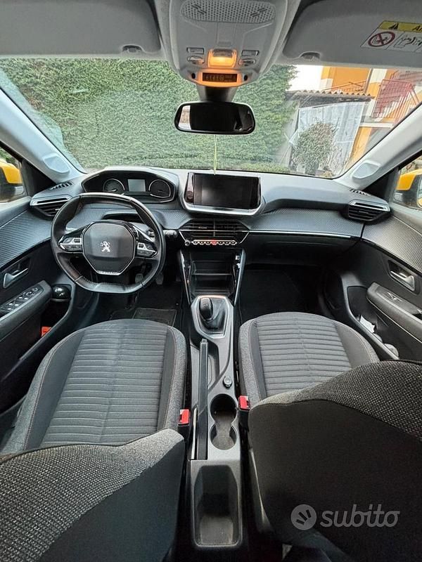 Usata Peugeot 208 75 CV (55 kW) 2020 Giallo Utilitaria