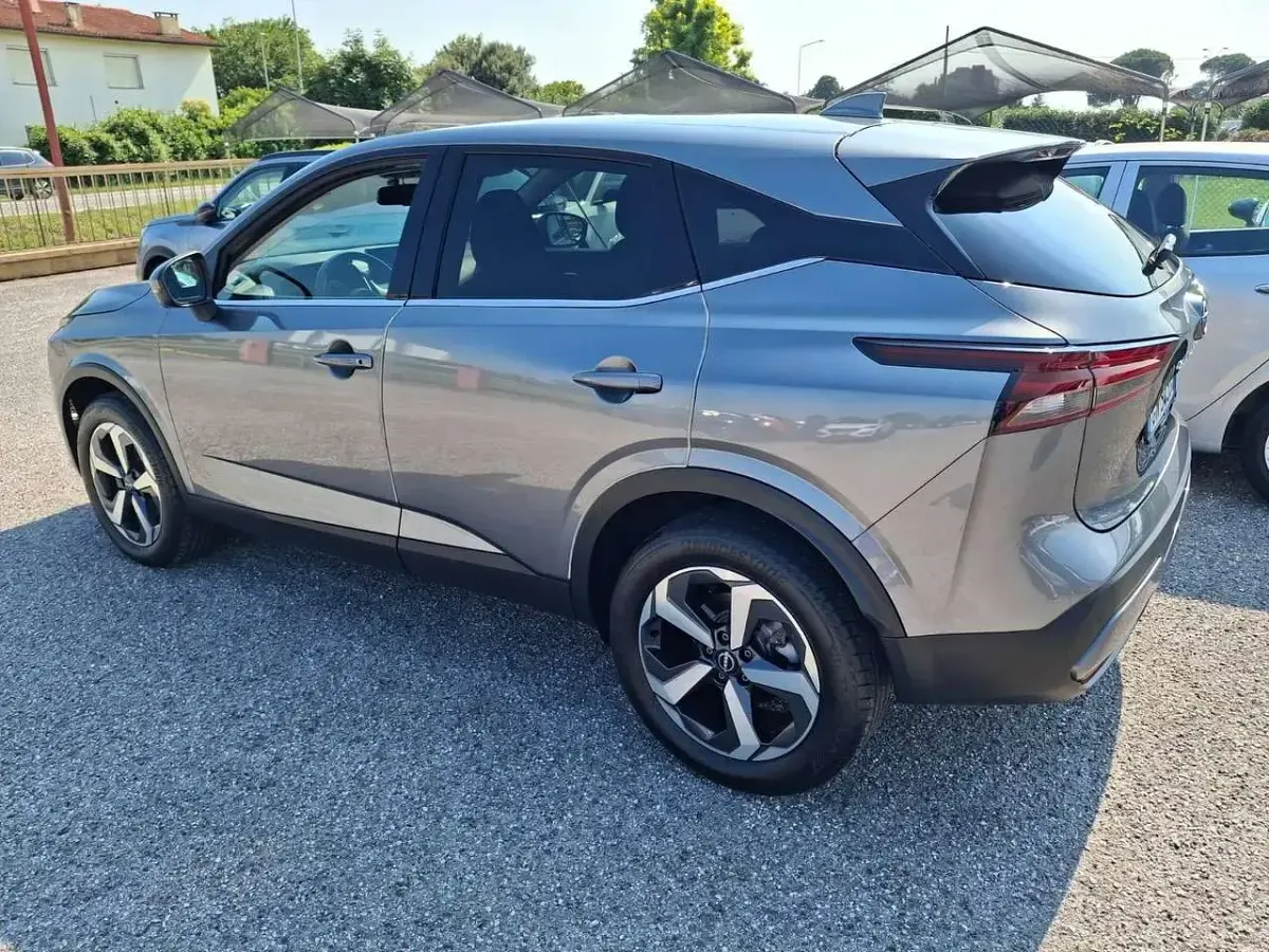 Usata Nissan Qashqai Acenta 140 CV (102 kW) 2023 Grigio SUV