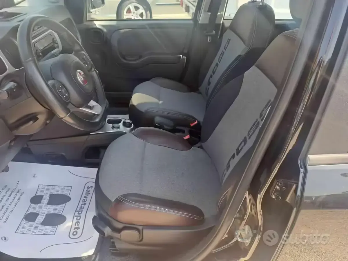 Usata Fiat Panda Cross Cross 95 CV (69 kW) 2017 Nero Utilitaria