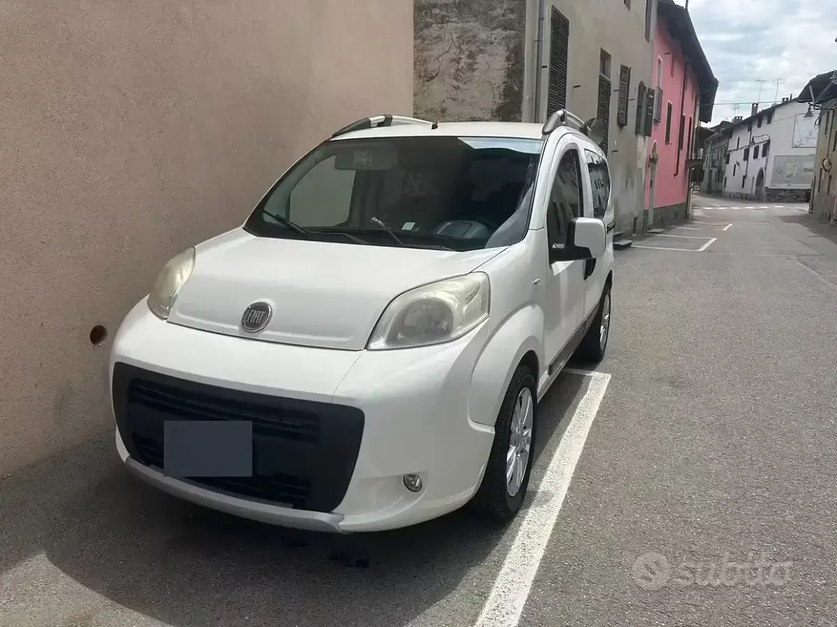 Usata Fiat Qubo Trekking 75 CV (55 kW) 2014 Bianco Monovolume